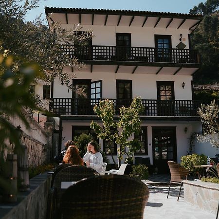 Maya Hostel Берат Экстерьер фото