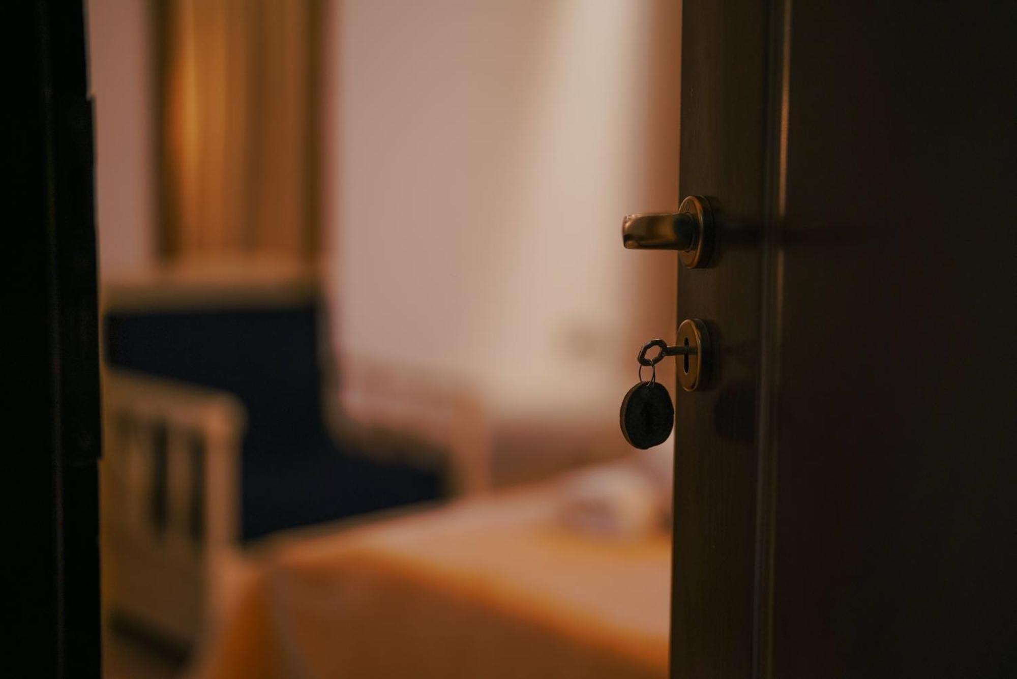 Maya Hostel Берат Экстерьер фото
