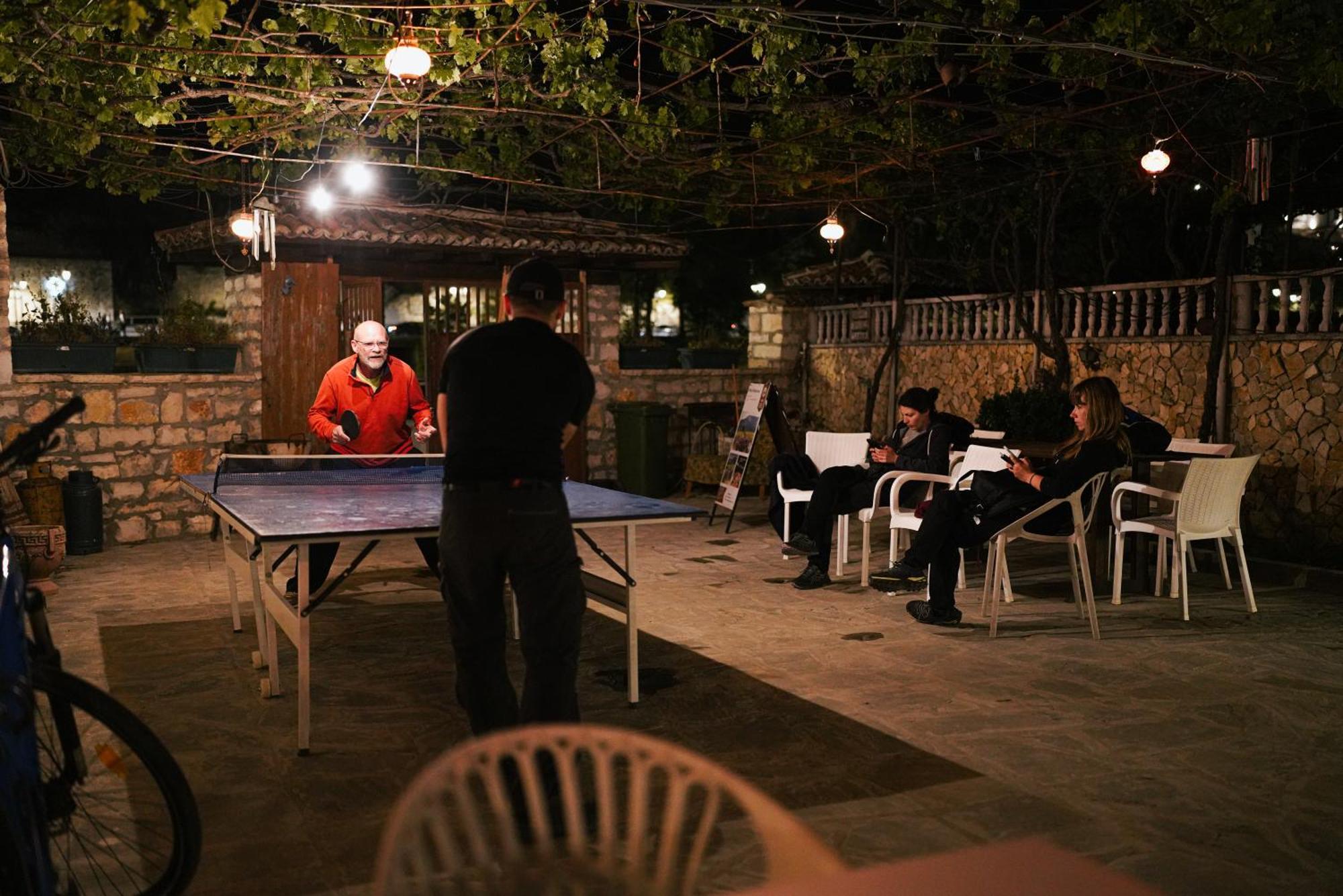 Maya Hostel Берат Экстерьер фото